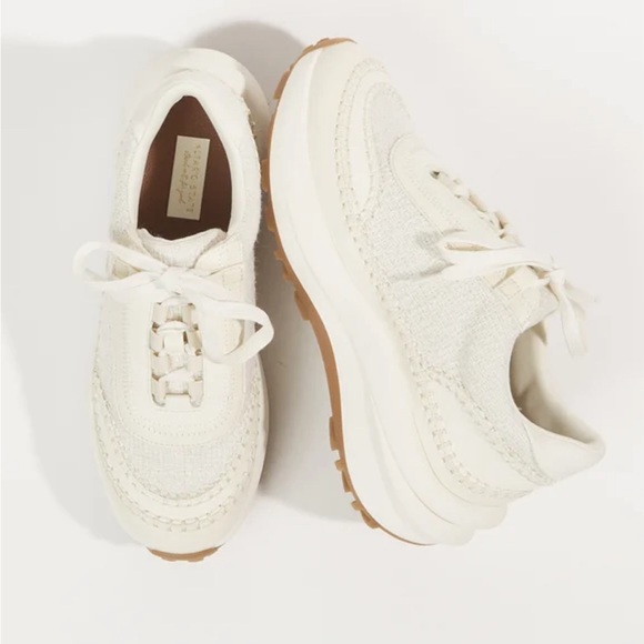 Altar’d State Platform sneakers - Picture 3 of 5